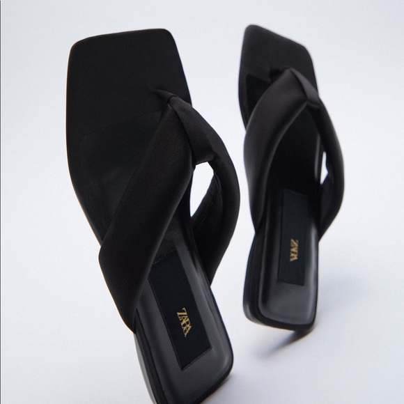 NWT. Zara Black Sandals Sandals. Size 8.